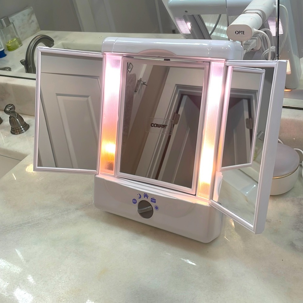 Conair Folding/Light-up Mirror w/Adjustable Stand and Optional Magnifica…